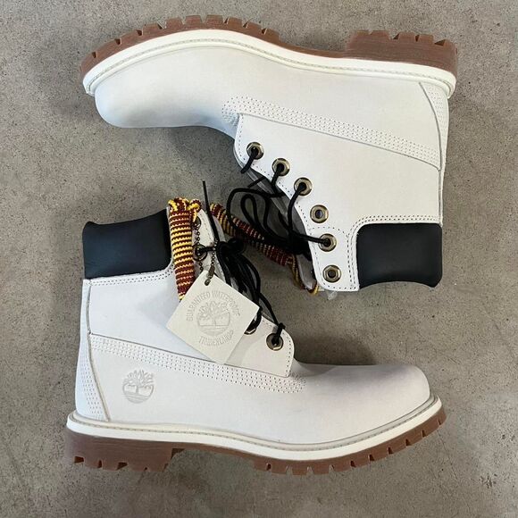 Women’s Timberland Boots (waterproof) 🤍! - Picture 1 of 6